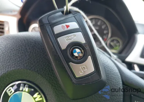 2017 BMW 320I из США, поврежденный, VIN WBA8E1G37HNU15743